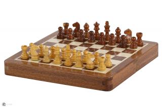 Szachy MAGNETYCZNE mini z intarsjowaną szachownicą 18 cm Szachy MAGNETYCZNE mini z szachownicą 18 cm intarsjowaną akacją i bukszpanem