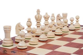 SZACHY OLIMPIJSKIE MAŁE intarsja (35x35cm) Rzeźbione szachy drewniane OLIMPIJSKIE MAŁE z intarsjowaną szachownicą