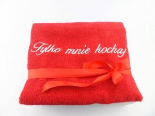 Ręcznik  z haftem TYLKO MNIE KOCHAJ czerwony 100x50 WALENTYNKI