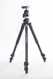 Używany statyw Manfrotto 190xpro z głowicą 496 RC2 i futerałem MBAG80