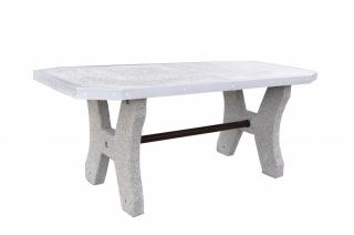 Betonowy stół piknikowy z blatem z betonu szlifowanego