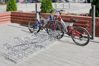 Stojak rowerowy na parking z naprzemiennym stanowiskami TOP