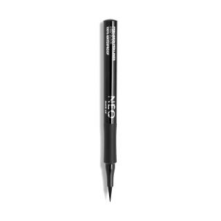 Precyzyjny eyeliner w pisaku: BLACK