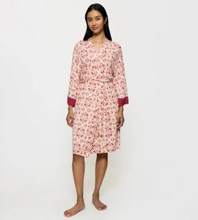Aura Spotlight Robe 01