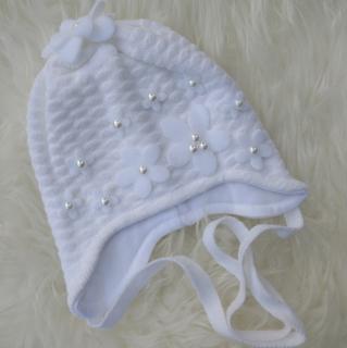 Czapeczka do chrztu biała z kwiatkami 41- 46 cm.