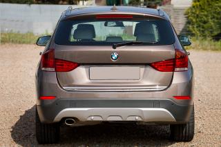 BMW X1 E84 2009-2015 DEKORACYJNA LISTWA KLAPY BAGAŻNIKA