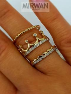 Złoty pierścionek korona