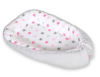 Kokon niemowlęcy dwustronny kojec otulacz Premium BOBONO - gwiazdy różowo-szare/szary
