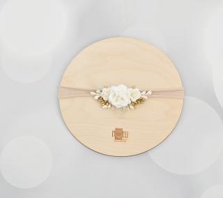 Opaska beżowa , białe kwiaty ze złotem